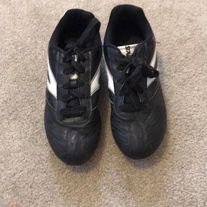 kids soccer cleats